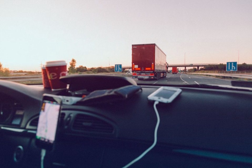 Câble de charge GPS protégé de la chaleur