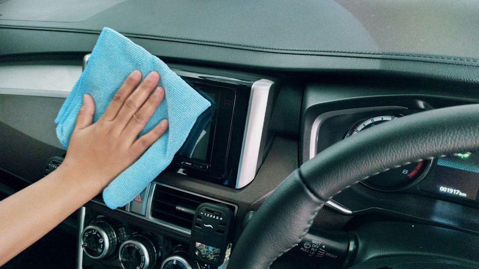 Nettoyage doux d’un navigateur avec une microfibre