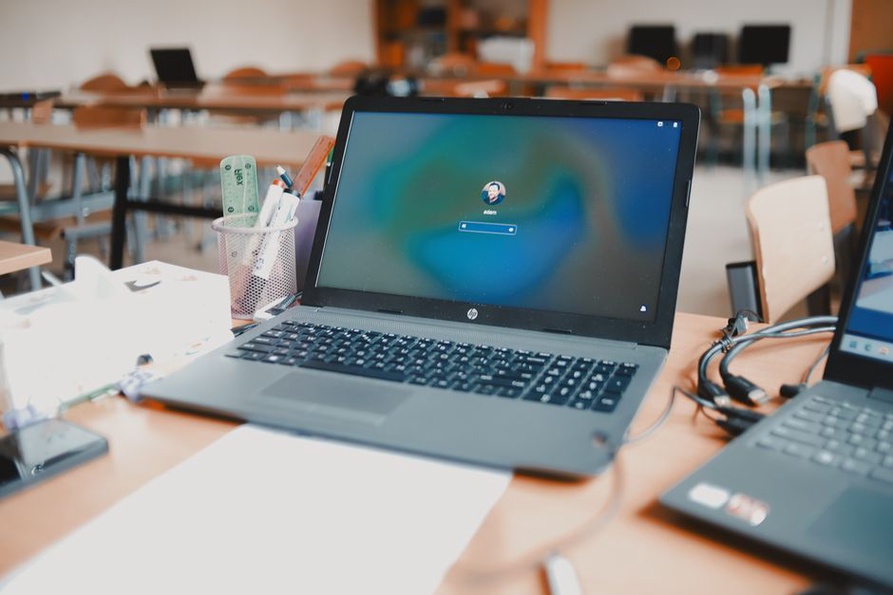 GPS connecté pour vérifier les voix disponibles