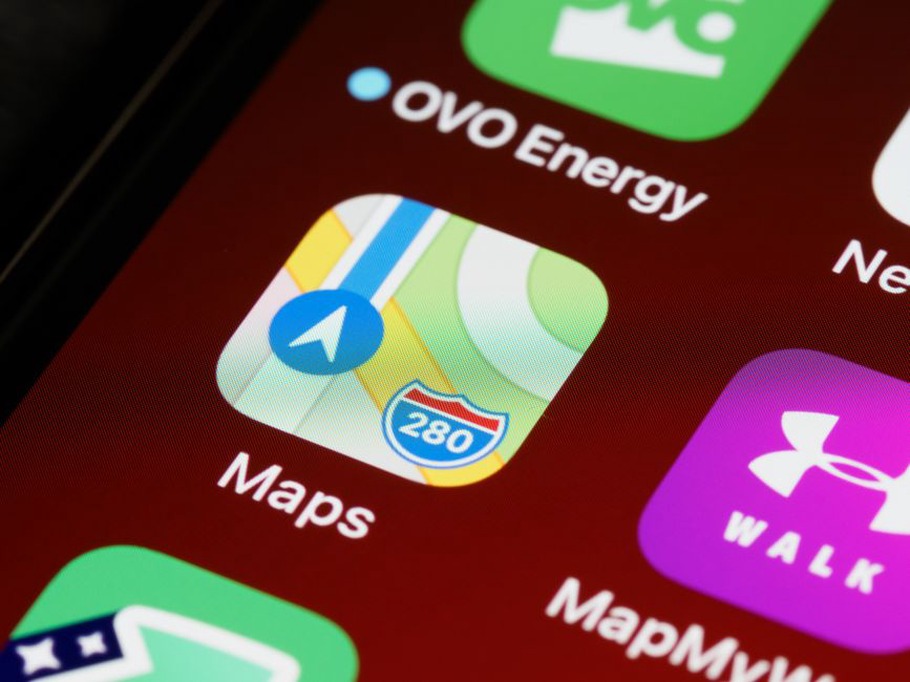 Progression d’une mise à jour sur un GPS automobile