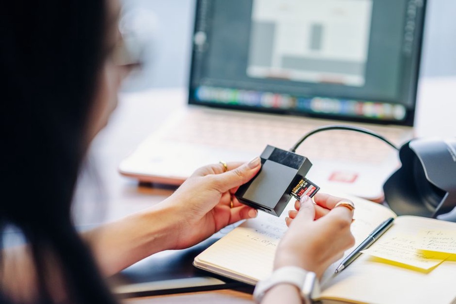 Vérification des dossiers GPS avant le retrait de la carte