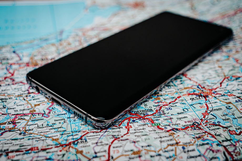 Un itinéraire à pied affiché sur un GPS portable