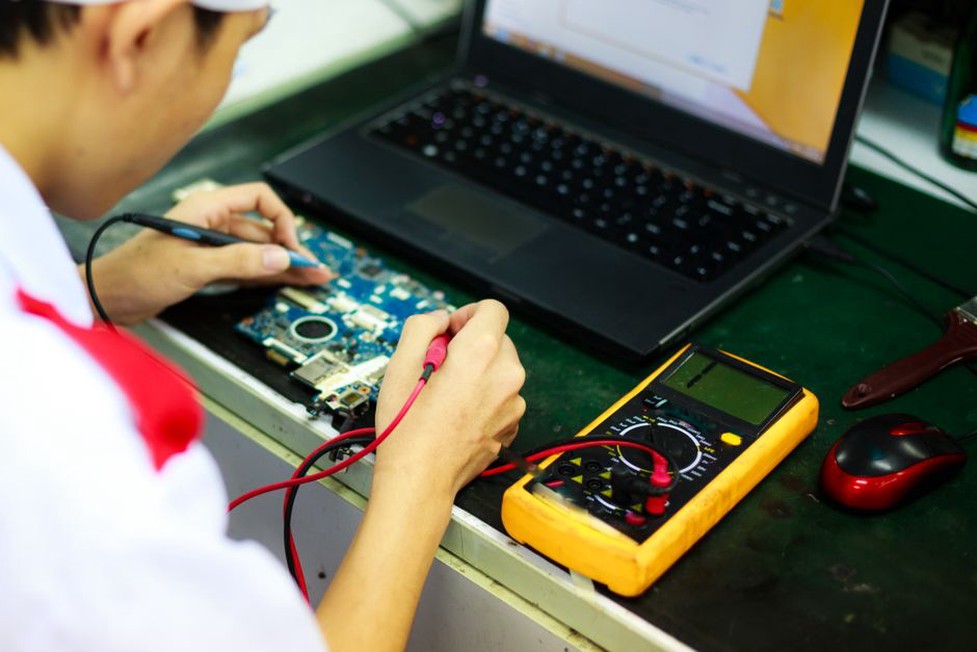 GPS portable posé pour un contrôle de compatibilité